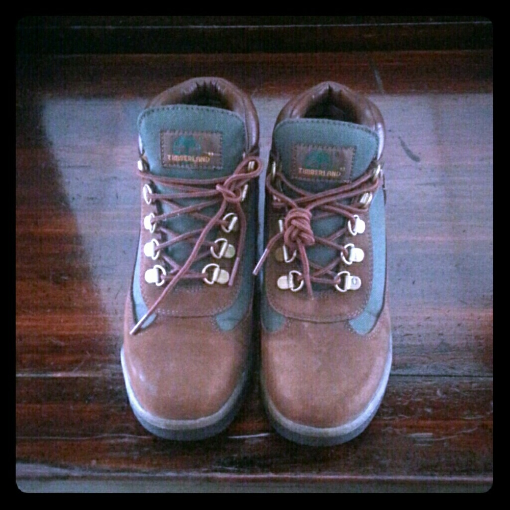Boys brown n green timberland